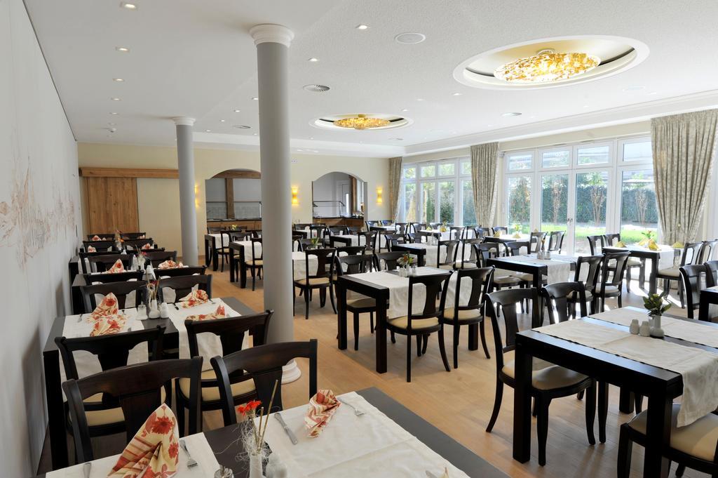 Heuboden Hotel Landhaus Blum Umkirch Exterior photo